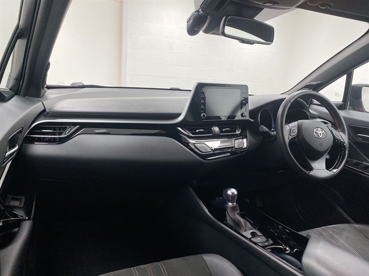 Used Toyota C-HR 2021 for sale - 77210602: Photo 2