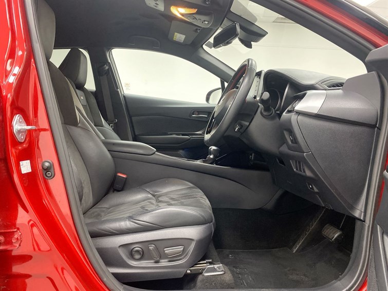 Used Toyota C-HR 2021 for sale - 77210602: Photo 32