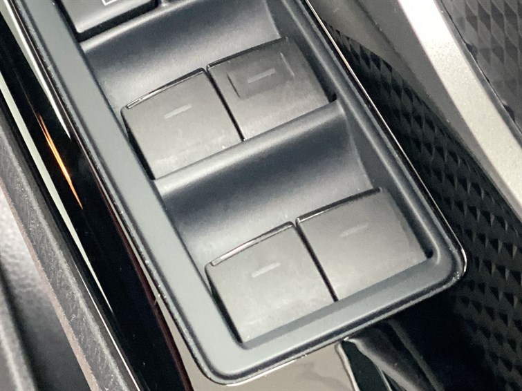 Used Toyota C-HR 2021 for sale - 77210602: Photo 34