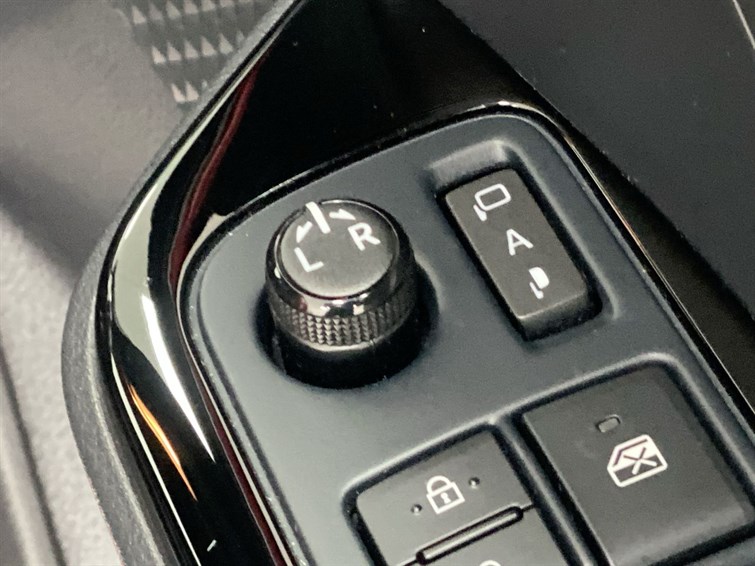 Used Toyota C-HR 2021 for sale - 77210602: Photo 35