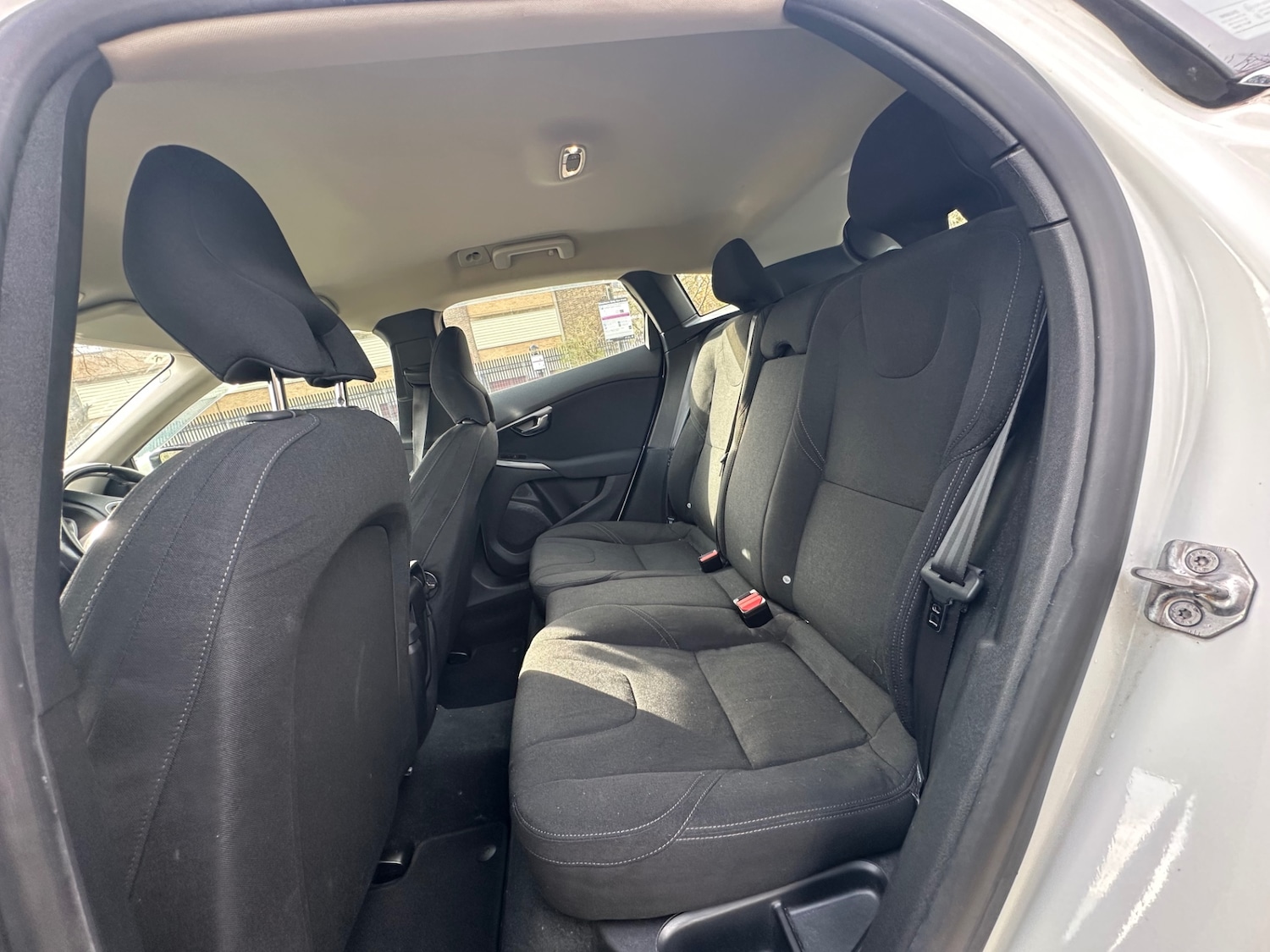 Used Volvo V40 2015 for sale - 77818721: Photo 19