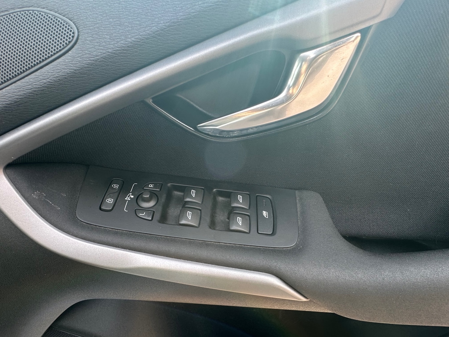 Used Volvo V40 2015 for sale - 77818721: Photo 22