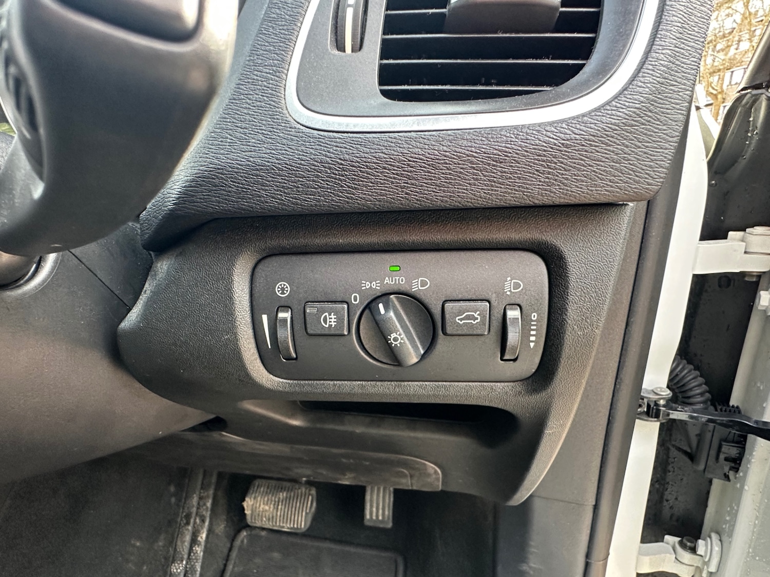 Used Volvo V40 2015 for sale - 77818721: Photo 23