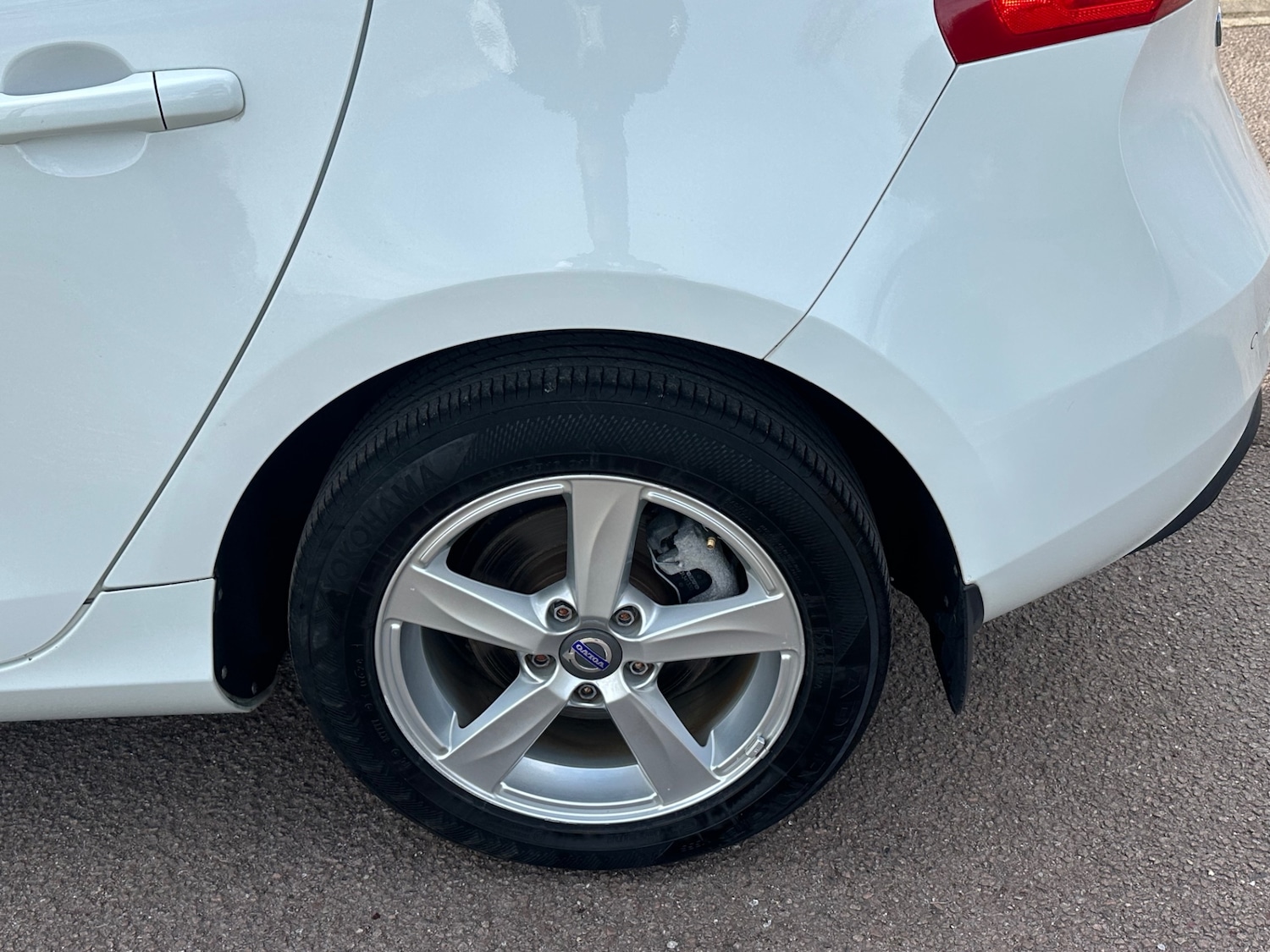 Used Volvo V40 2015 for sale - 77818721: Photo 35