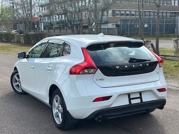 Used Volvo V40 2015 for sale - 77818721: Photo