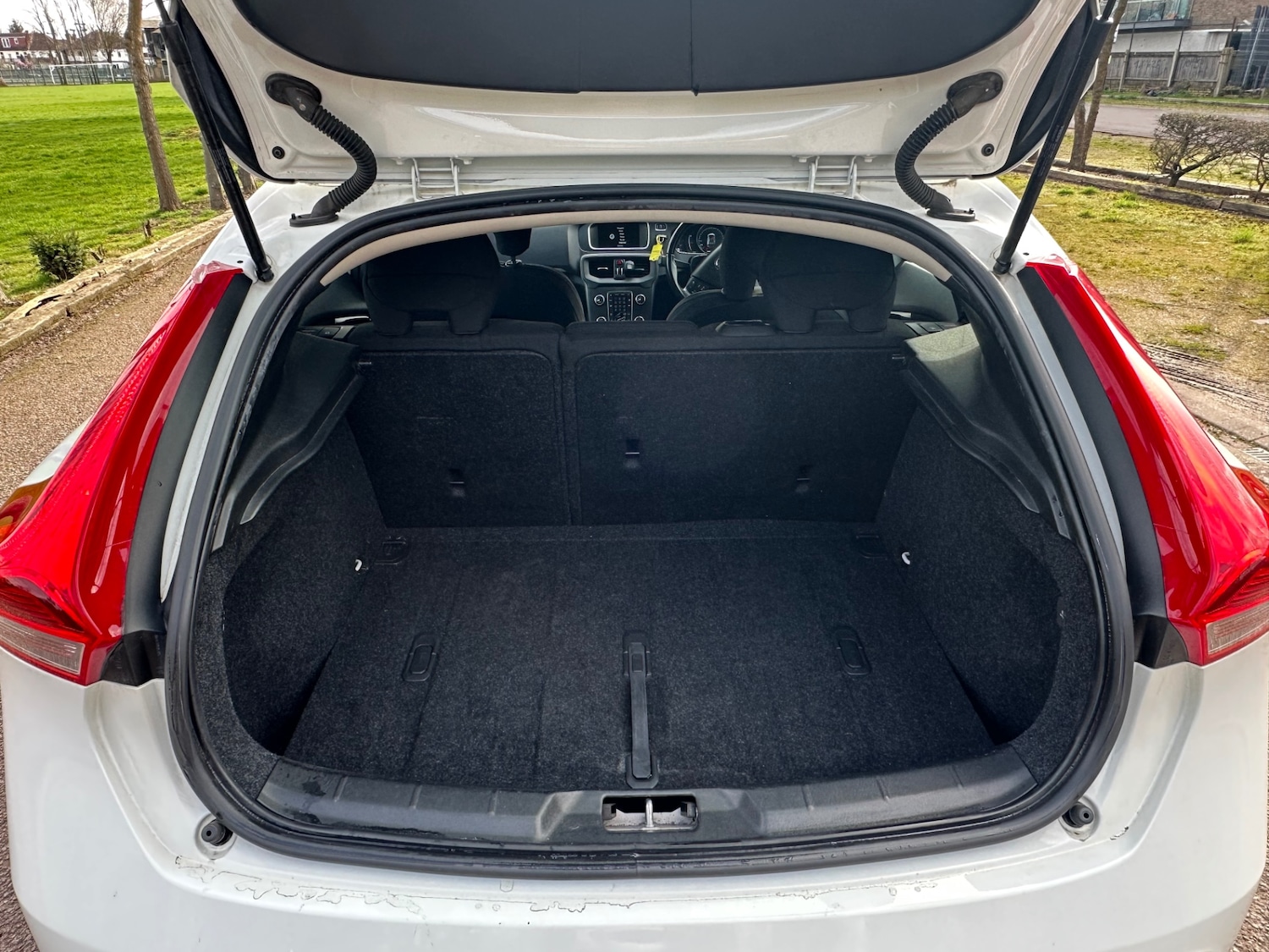 Used Volvo V40 2015 for sale - 77818721: Photo 7