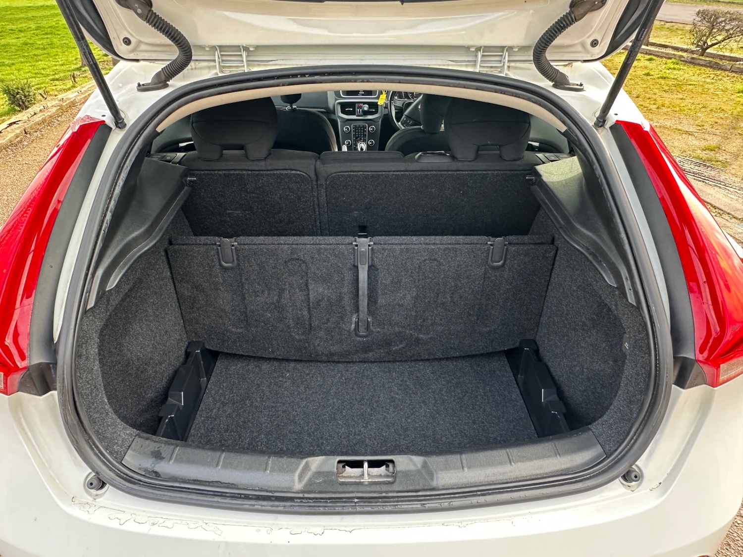 Used Volvo V40 2015 for sale - 77818721: Photo 8