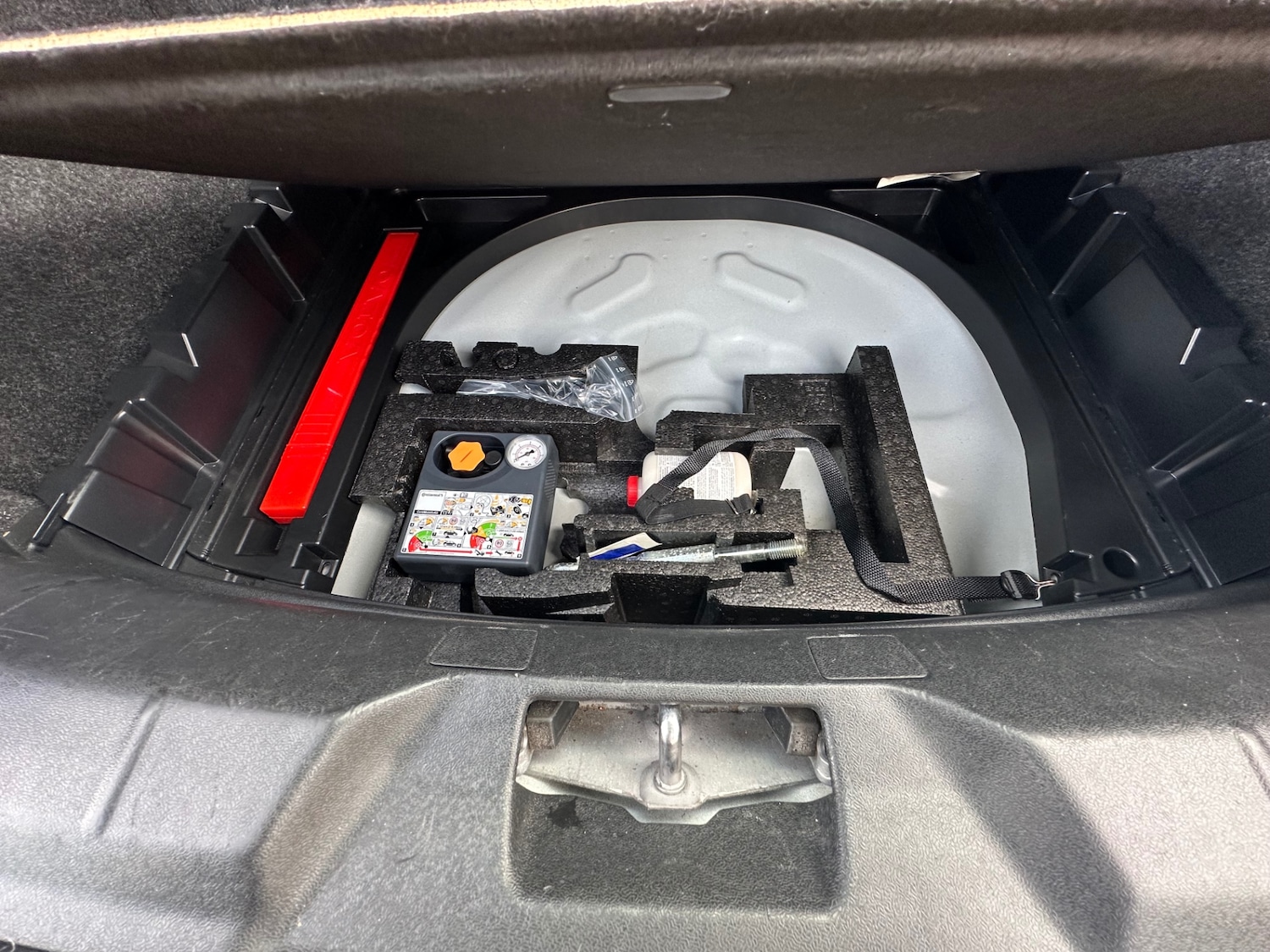 Used Volvo V40 2015 for sale - 77818721: Photo 9