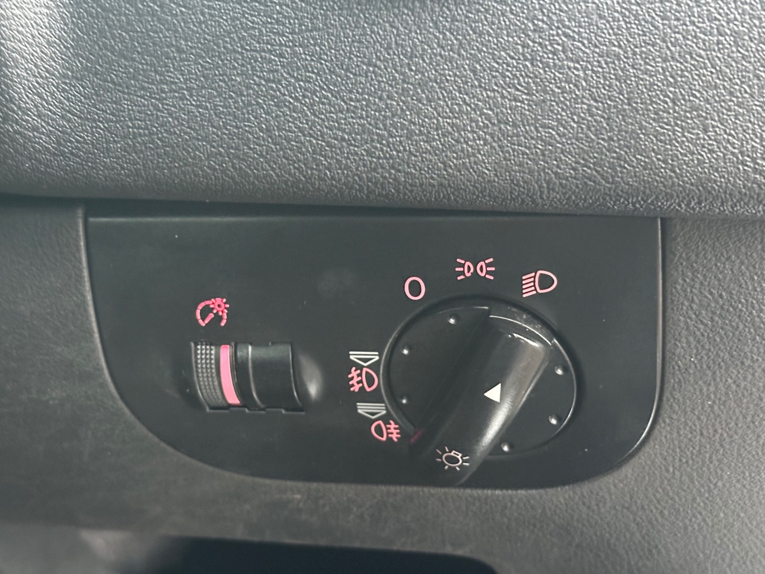 Used Audi TT 2001 for sale - 77681451: Photo 23