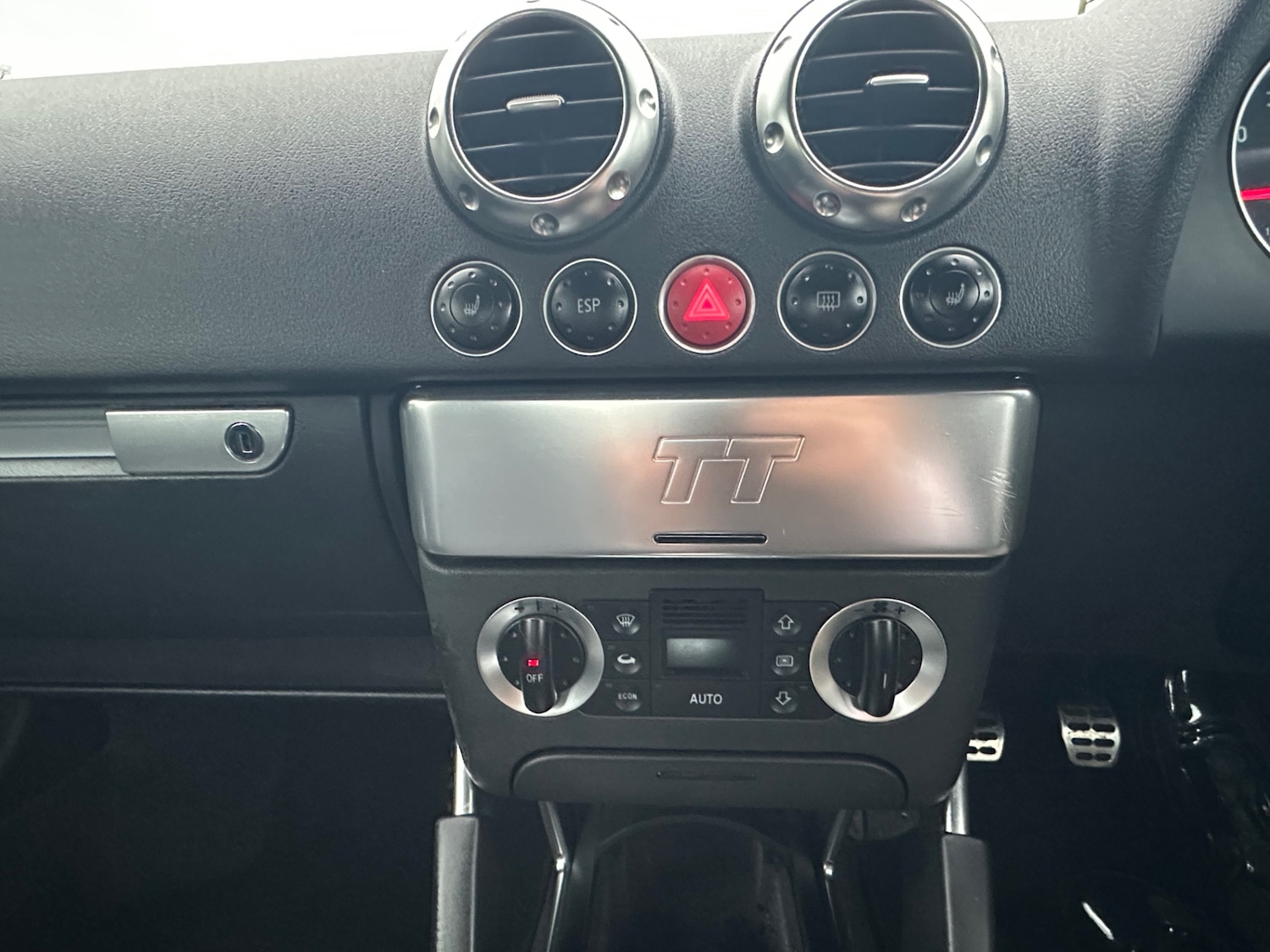 Used Audi TT 2001 for sale - 77681451: Photo 28