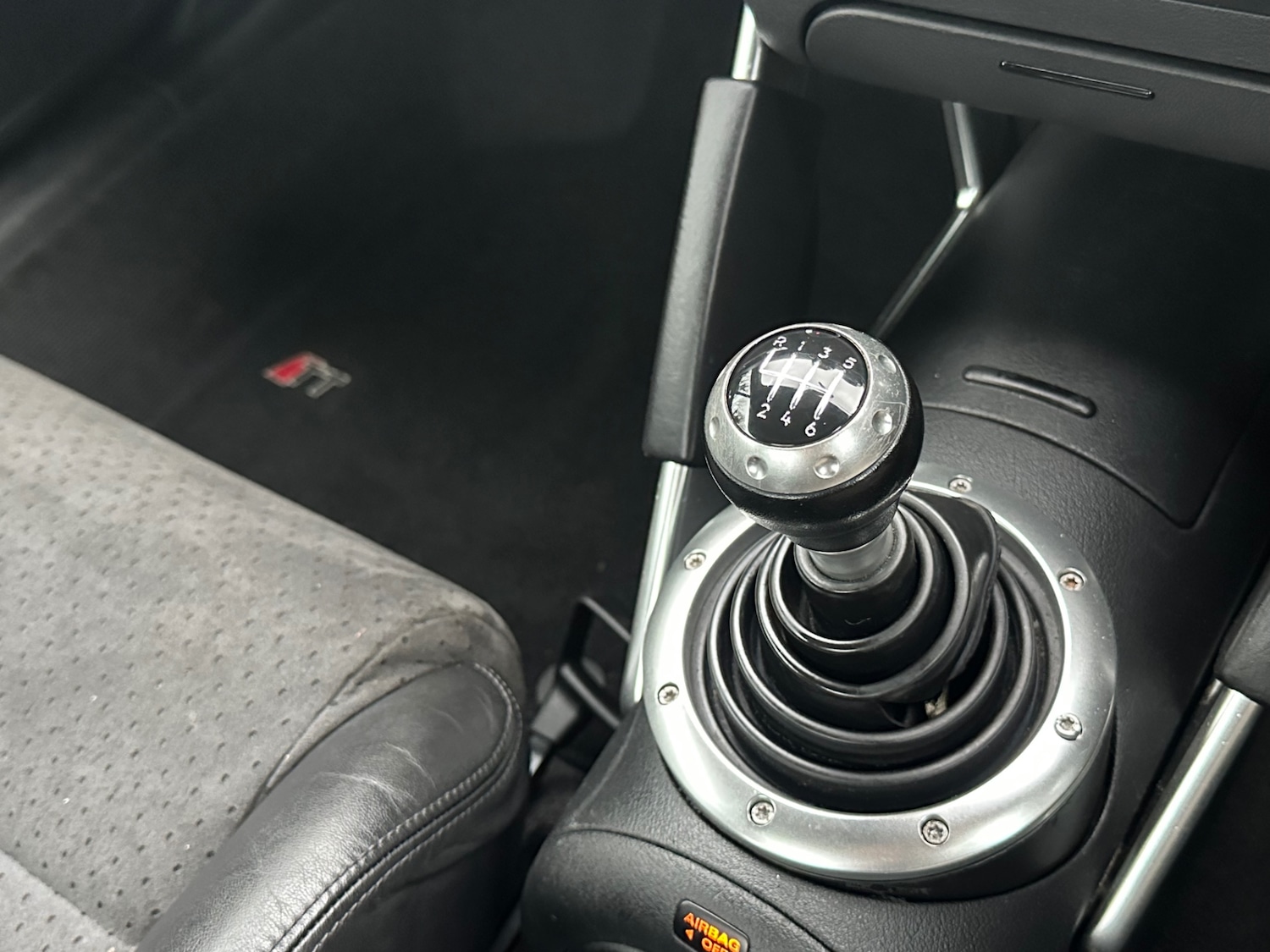 Used Audi TT 2001 for sale - 77681451: Photo 32