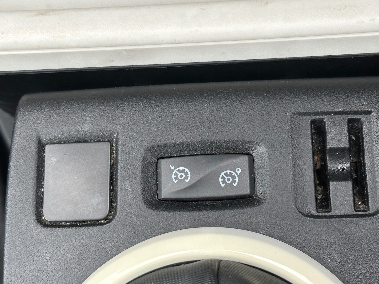 Used Renault Twingo 2015 for sale - 77848385: Photo 24