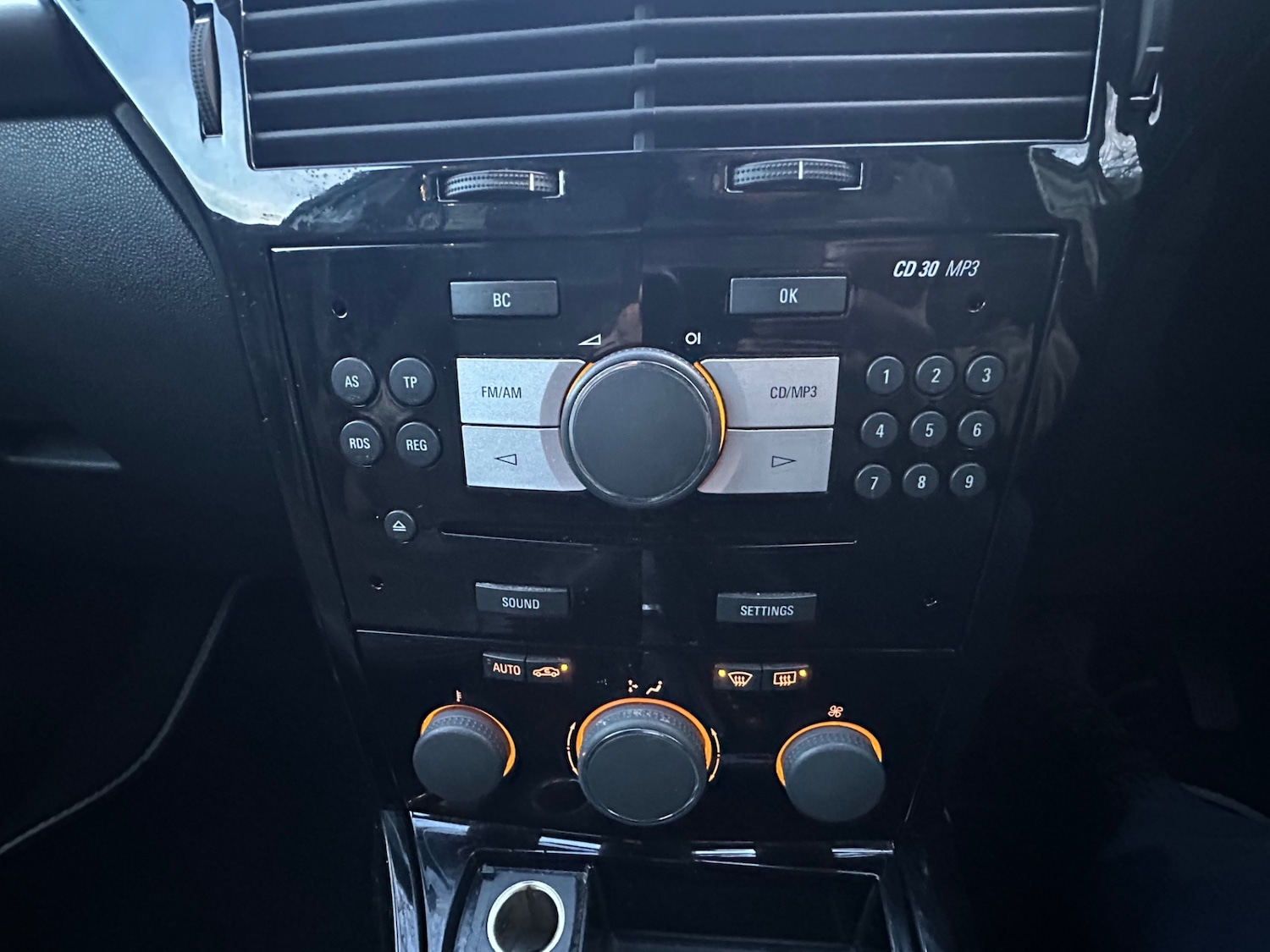 Used Vauxhall Astra 2008 for sale - 77312460: Photo 32