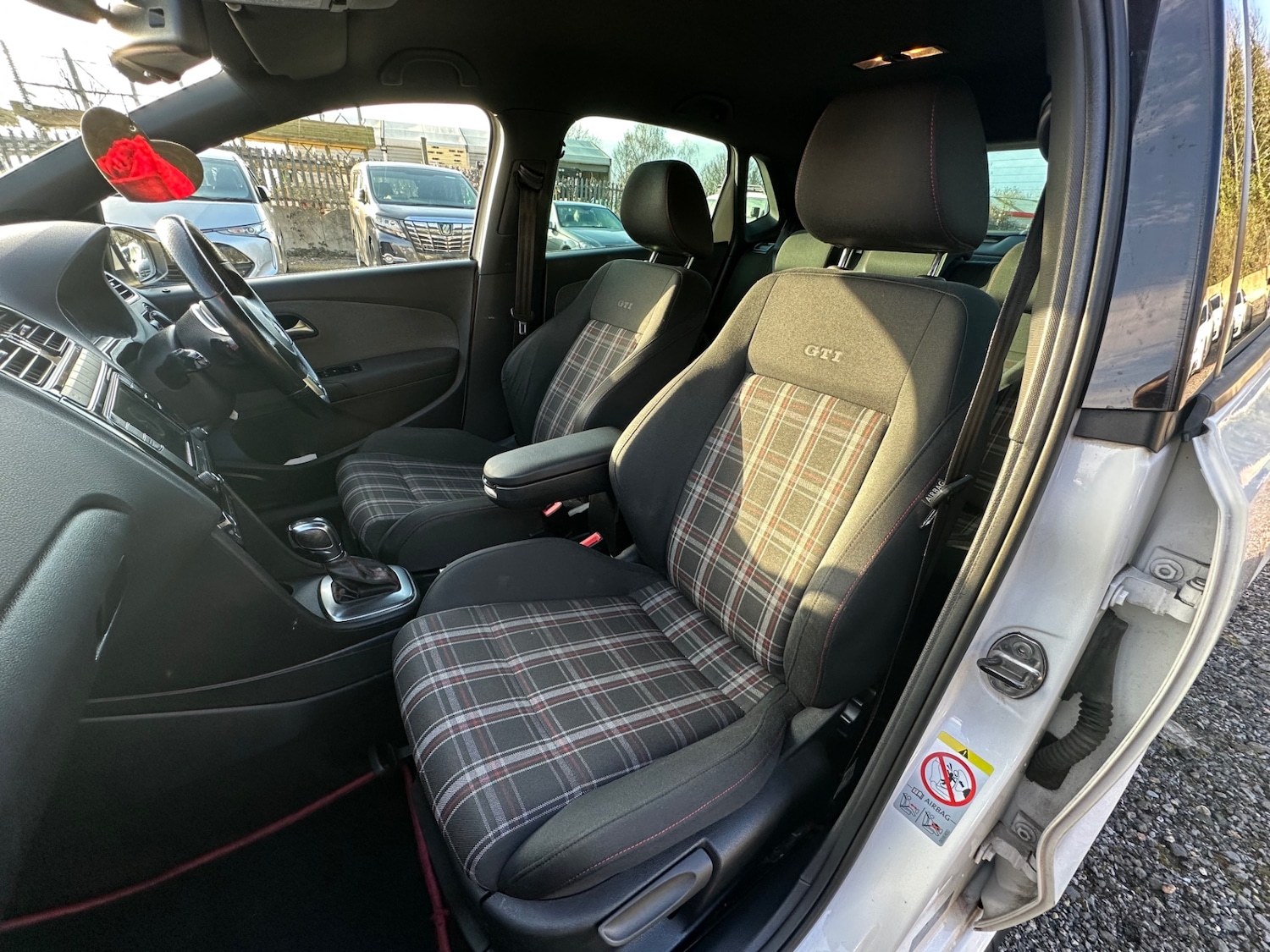 Used Volkswagen Polo 2012 for sale - 77736949: Photo 22