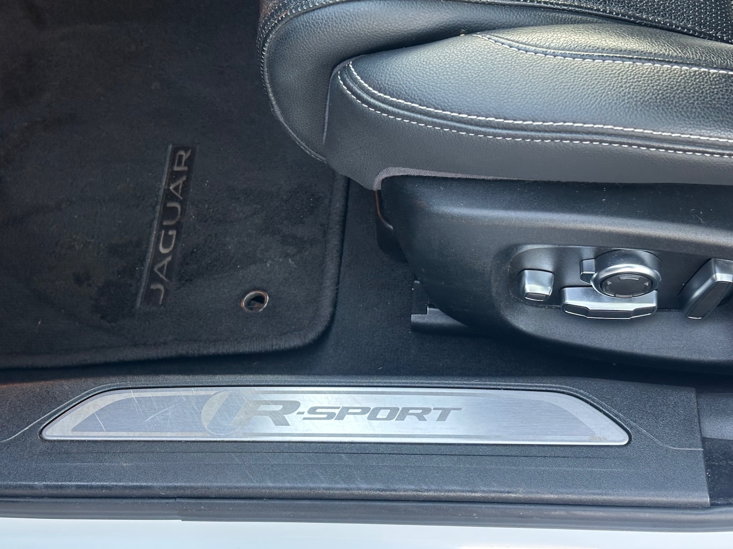 Used Jaguar XE 2017 for sale - 78141007: Photo 18