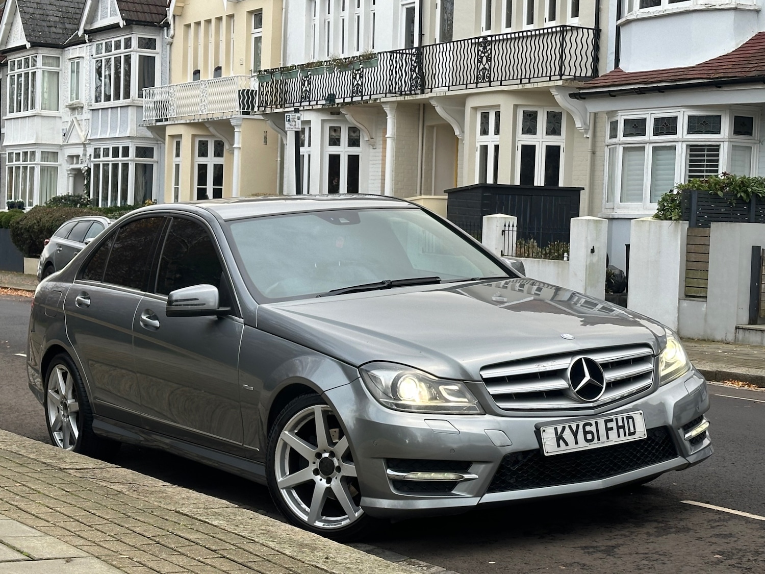 Used Mercedes-Benz C Class 2011 for sale - 77003284: Photo 2