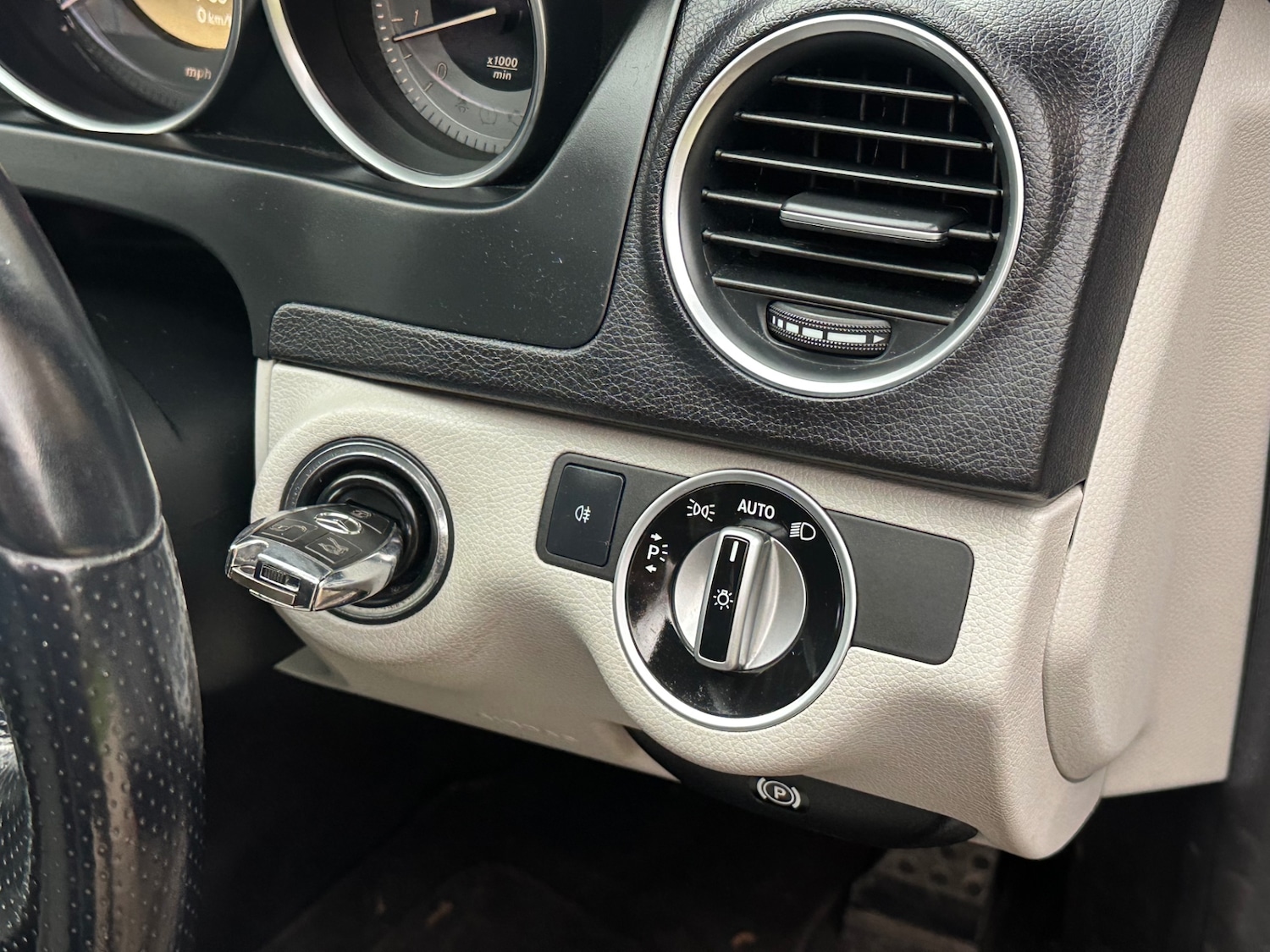 Used Mercedes-Benz C Class 2011 for sale - 77003284: Photo 30