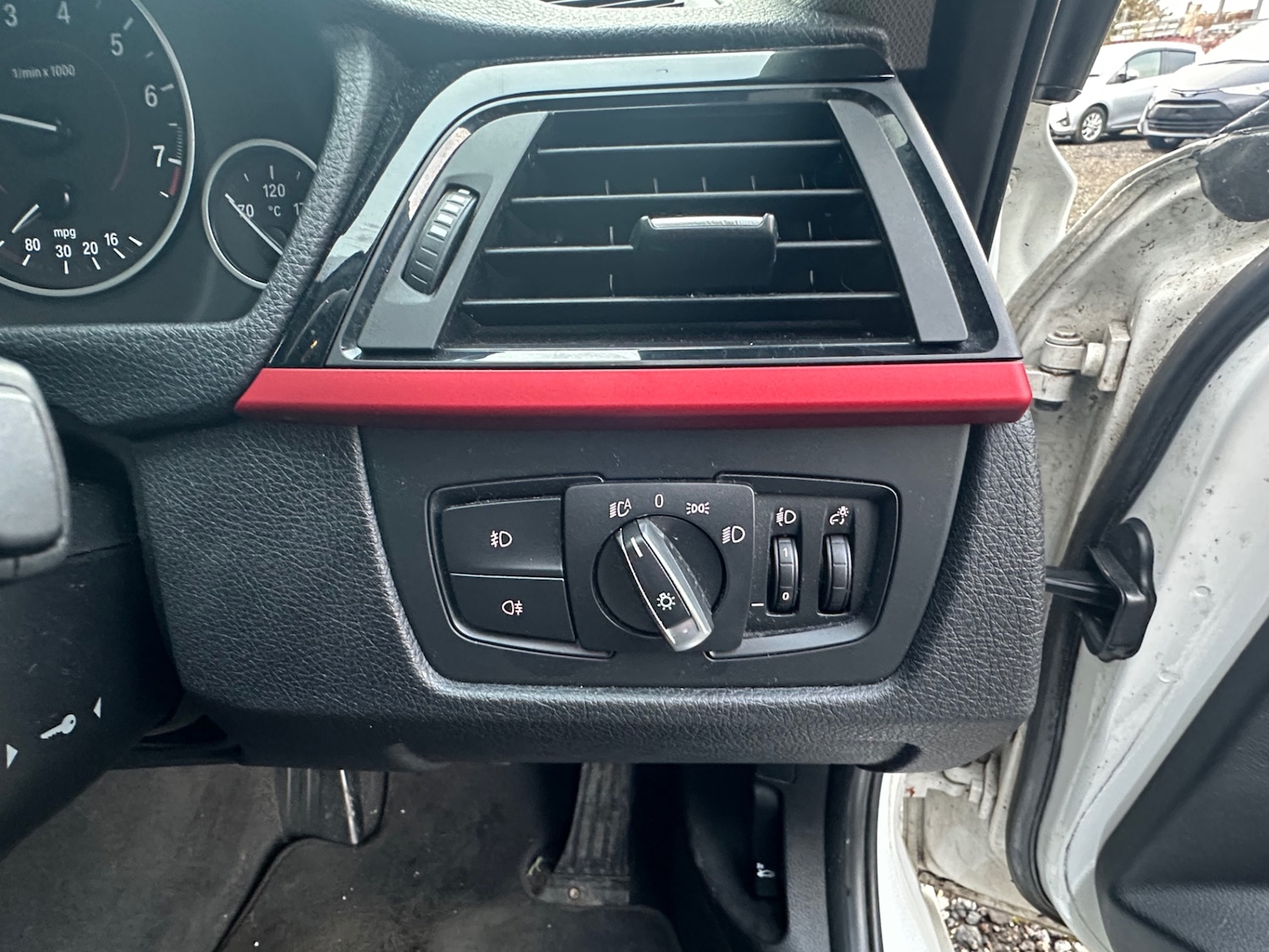 Used BMW 3 Series 2013 for sale - 77160103: Photo 27