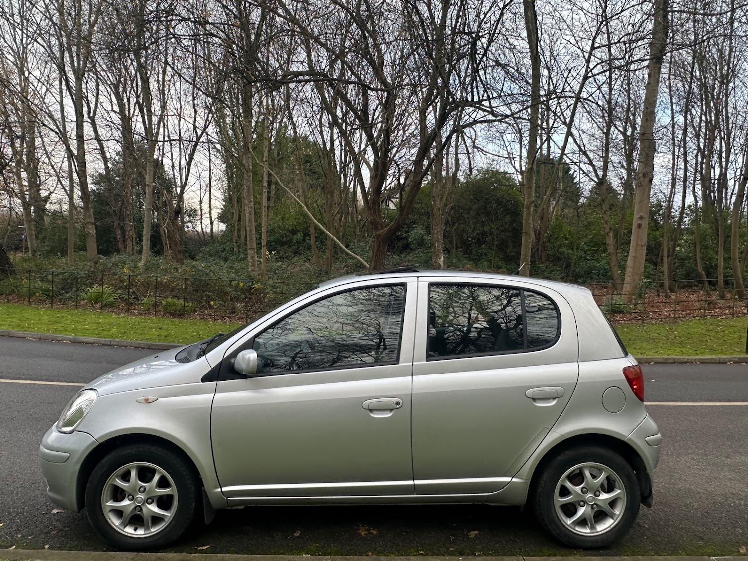 Used Toyota Yaris 2003 for sale - 77006313: Photo 10