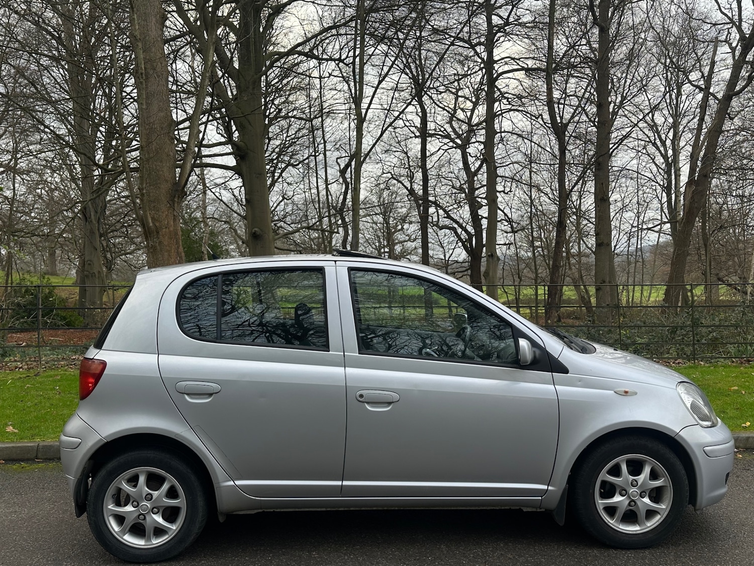 Used Toyota Yaris 2003 for sale - 77006313: Photo 12