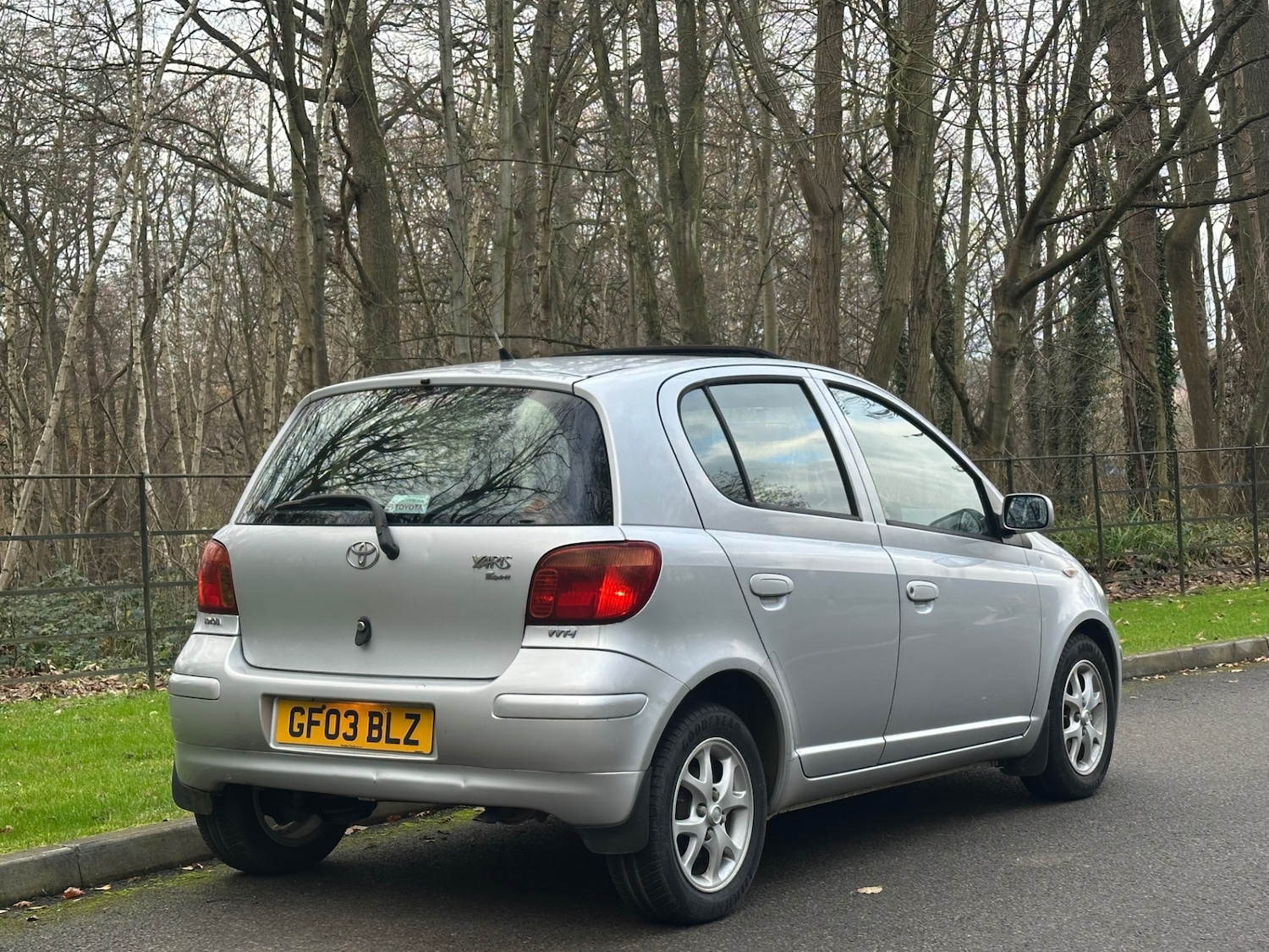 Used Toyota Yaris 2003 for sale - 77006313: Photo 13