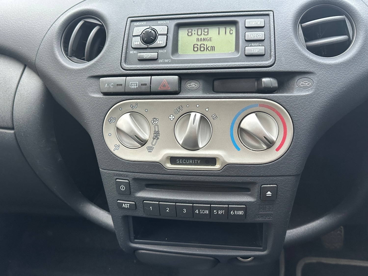 Used Toyota Yaris 2003 for sale - 77006313: Photo 28