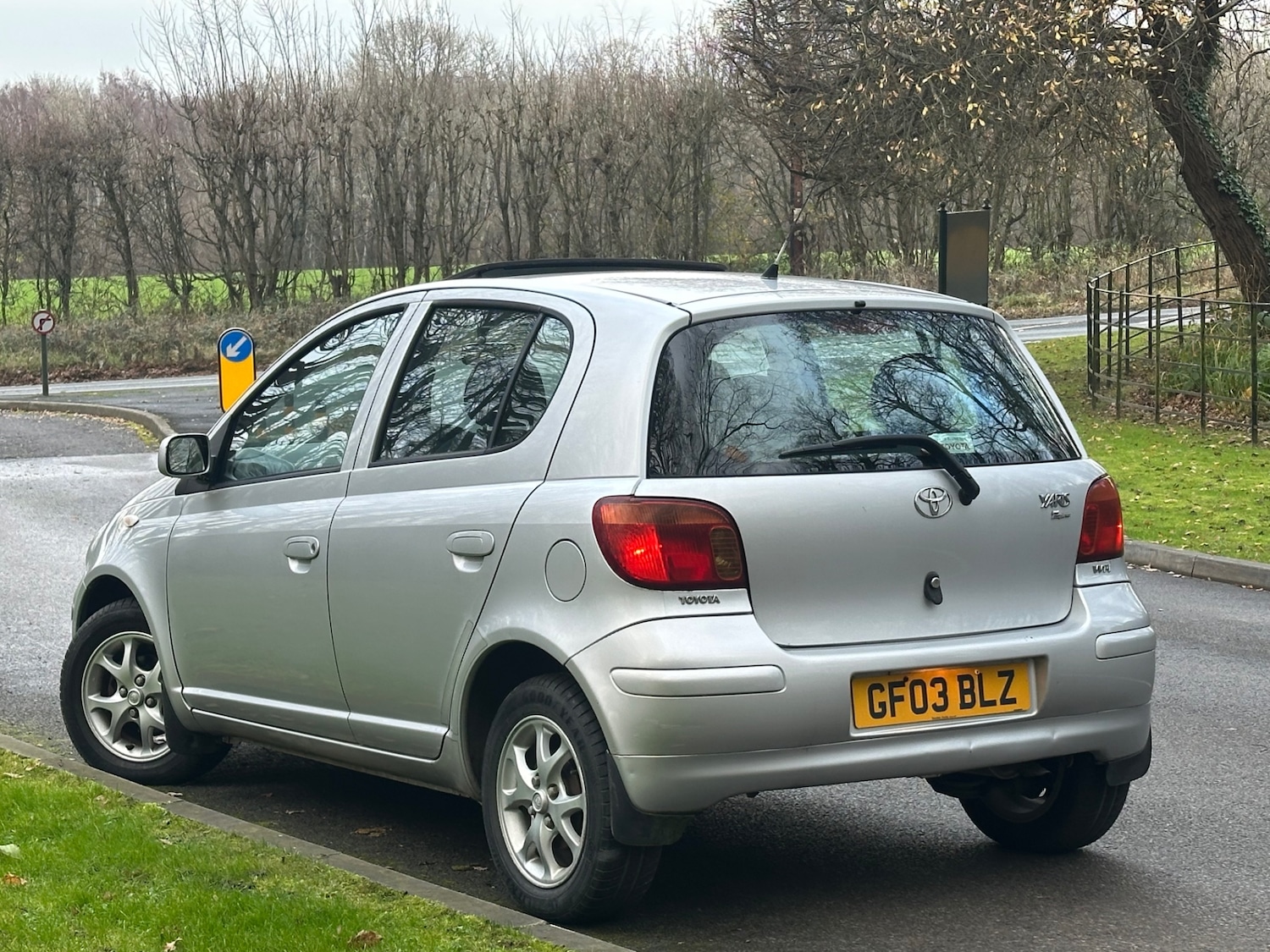Used Toyota Yaris 2003 for sale - 77006313: Photo 3