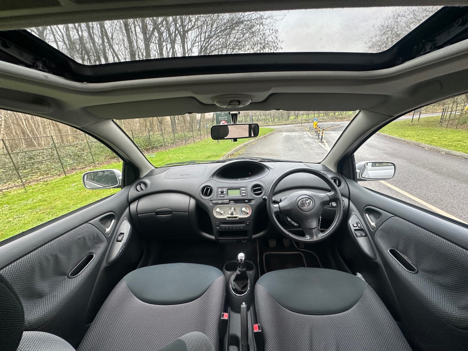 Used Toyota Yaris 2003 for sale - 77006313: Photo 30