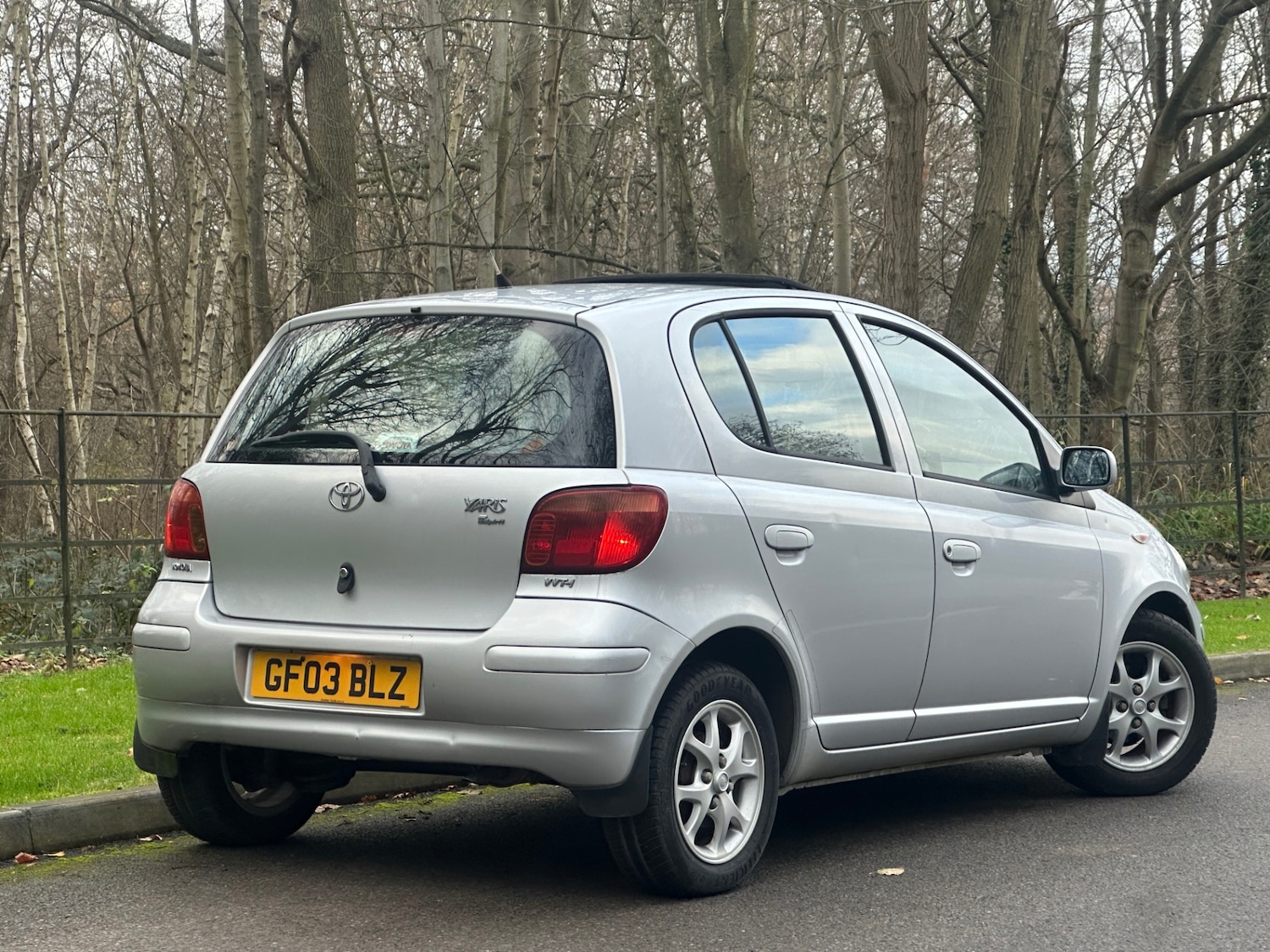 Used Toyota Yaris 2003 for sale - 77006313: Photo 4