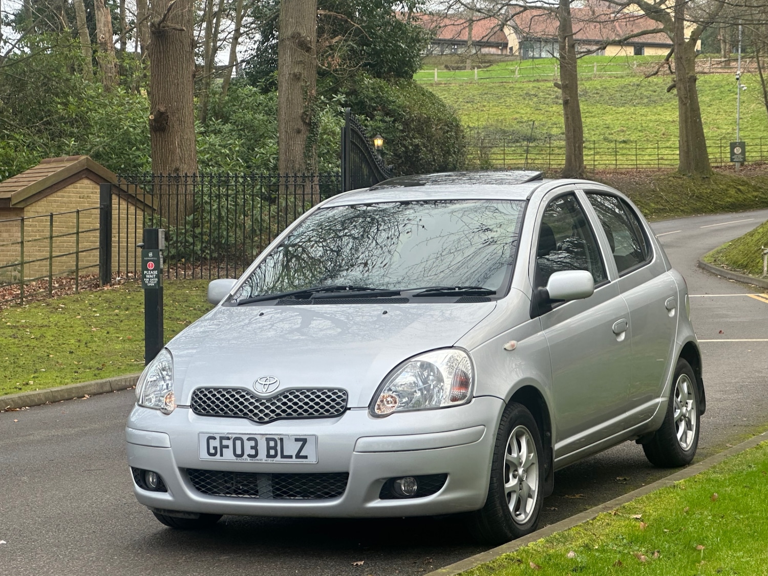 Used Toyota Yaris 2003 for sale - 77006313: Photo 7