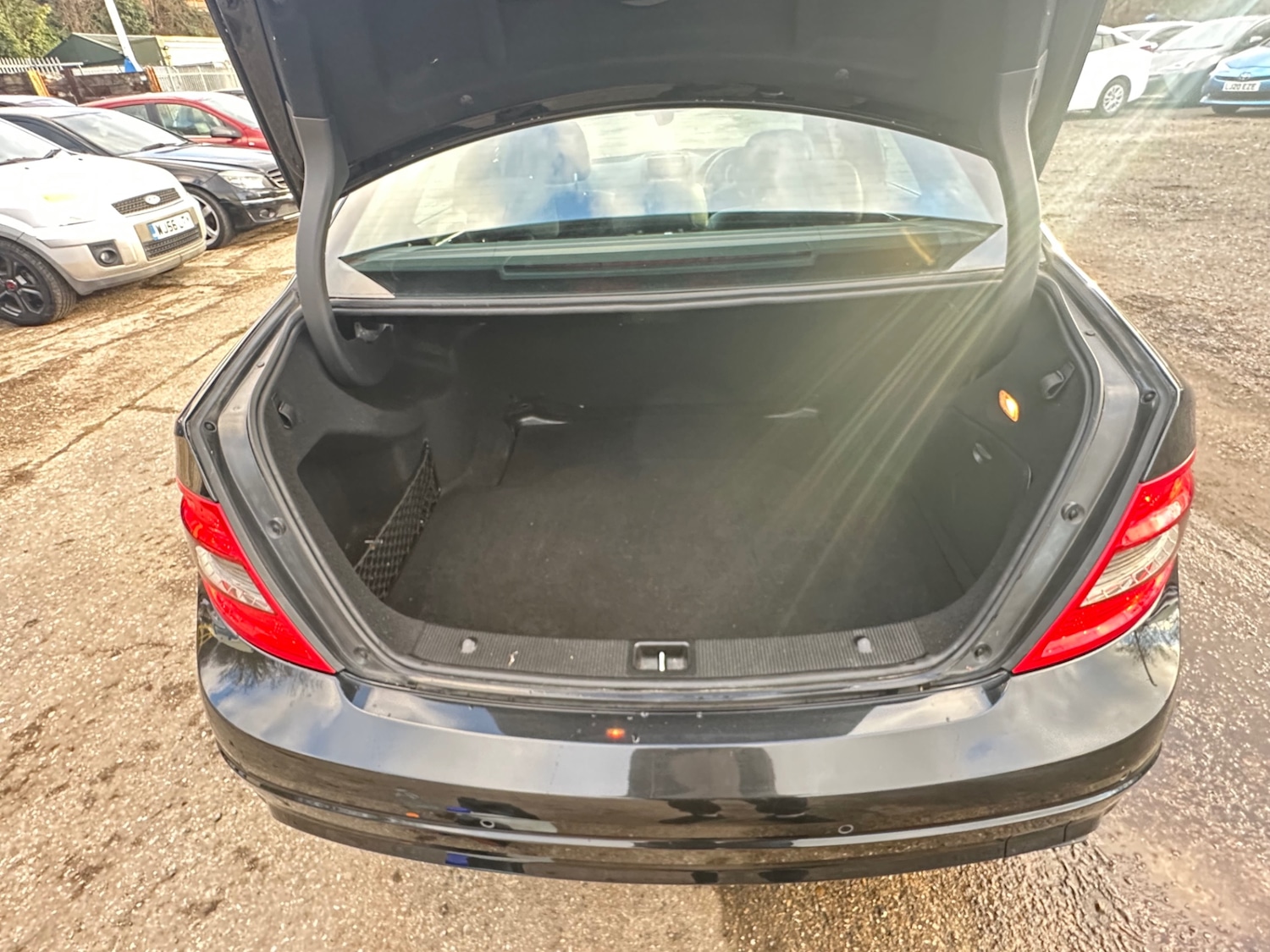 Used Mercedes-Benz C Class 2010 for sale - 77263941: Photo 11