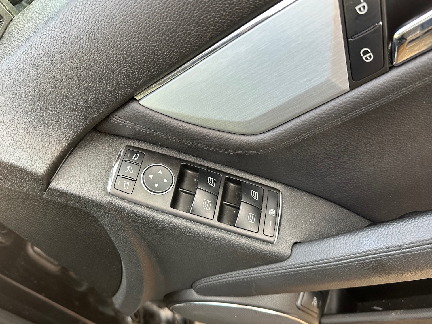 Used Mercedes-Benz C Class 2010 for sale - 77263941: Photo 27