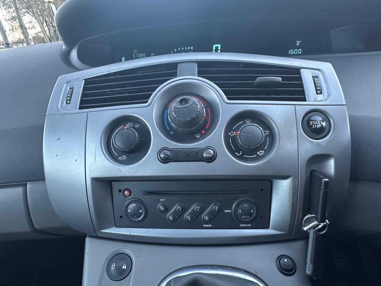 Used Renault Scenic 2007 for sale - 77012925: Photo 32