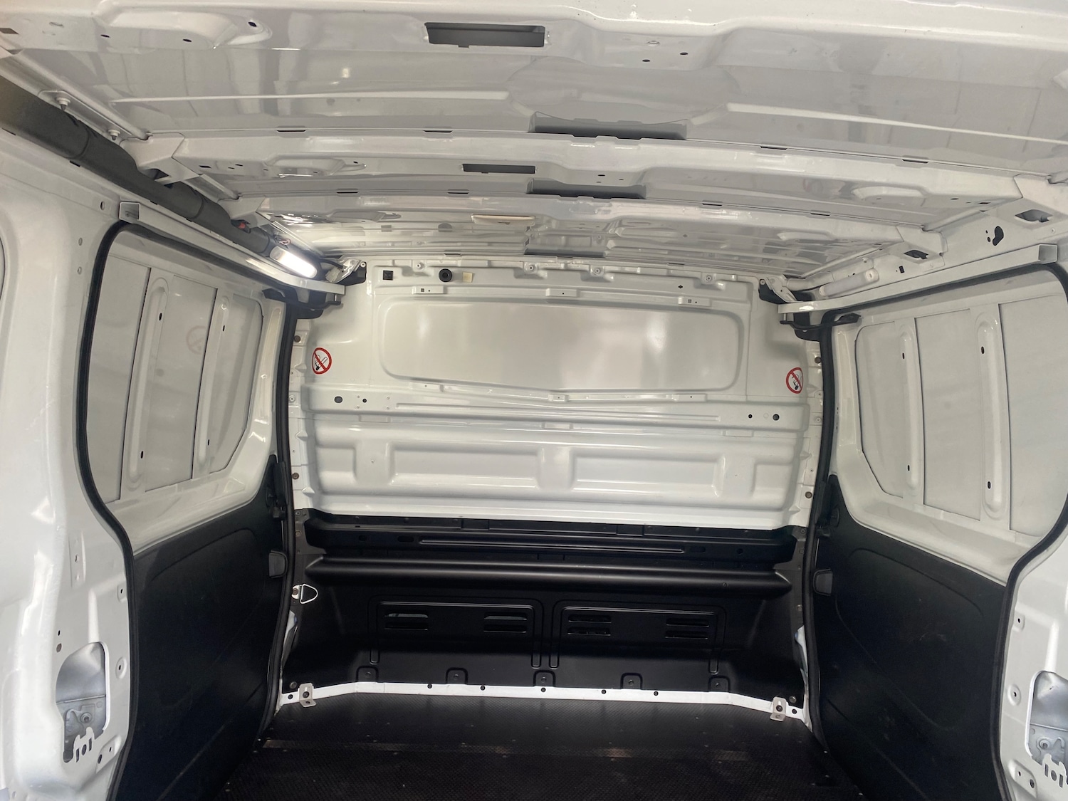 Used Vauxhall Vivaro 2018 for sale - 77412966: Photo 11