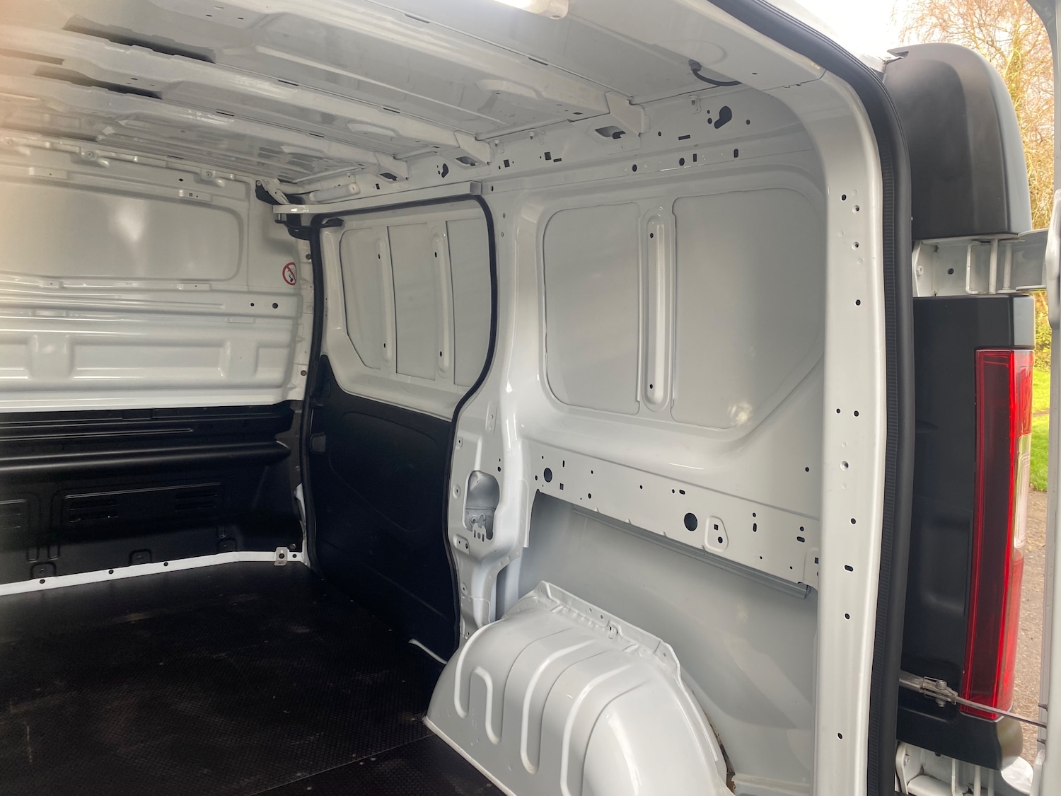 Used Vauxhall Vivaro 2018 for sale - 77412966: Photo 14