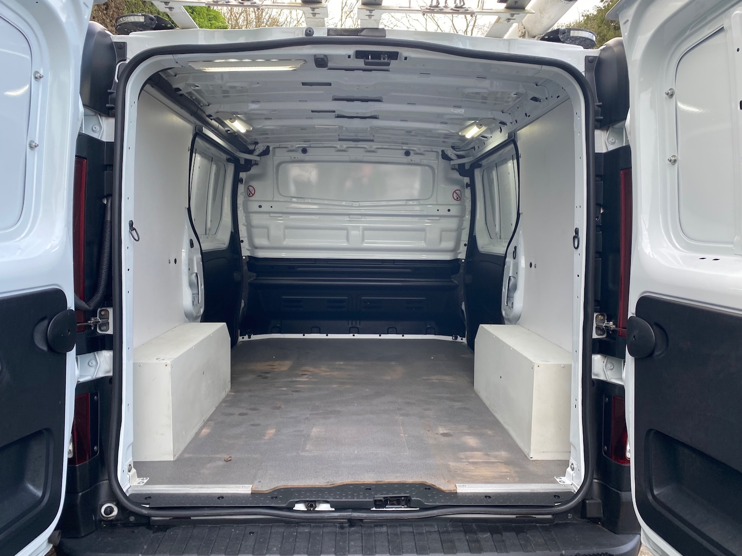 Used Vauxhall Vivaro 2016 for sale - 77450900: Photo 11