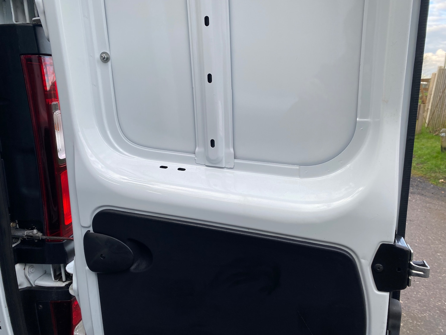 Used Vauxhall Vivaro 2016 for sale - 77450900: Photo 16