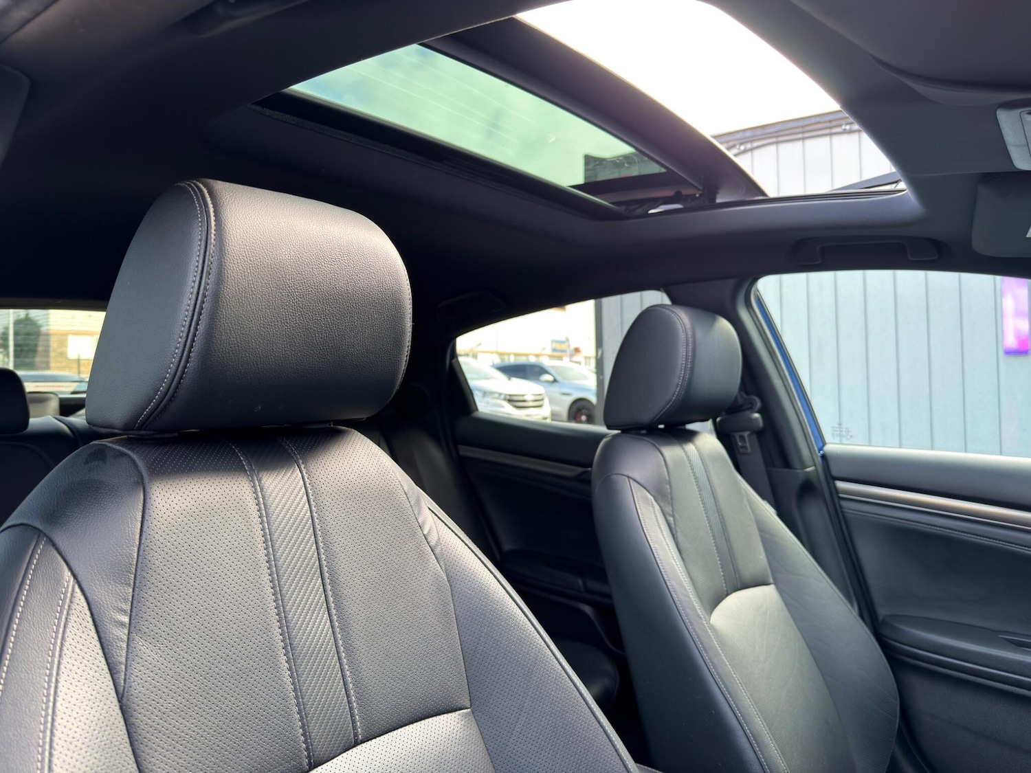 Used Honda Civic 2018 for sale - 77799435: Photo 26