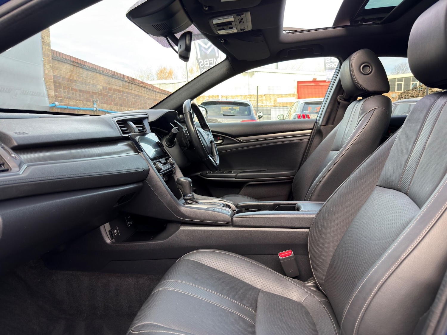 Used Honda Civic 2018 for sale - 77799435: Photo 49