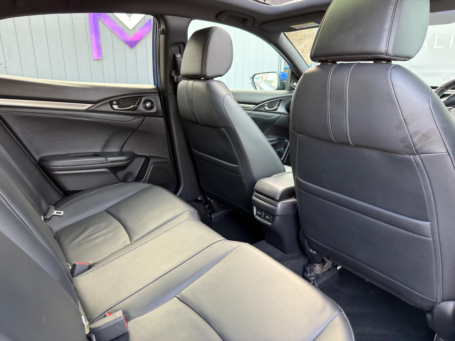 Used Honda Civic 2018 for sale - 77799435: Photo 52