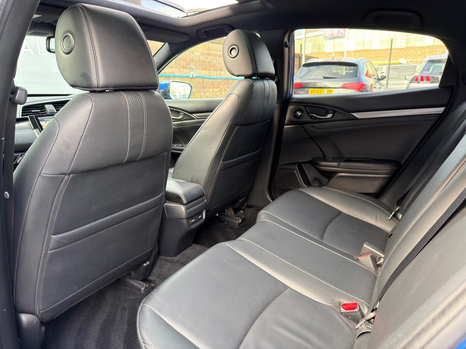 Used Honda Civic 2018 for sale - 77799435: Photo 53