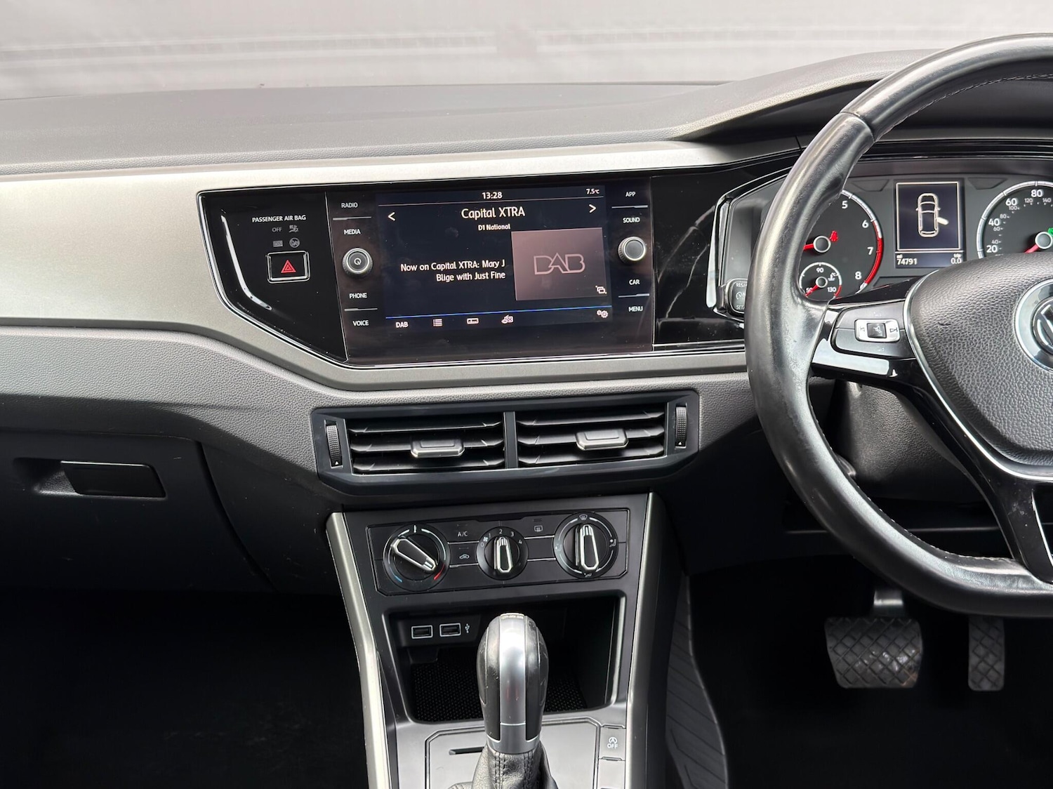 Used Volkswagen Polo 2018 for sale - 77892961: Photo 35