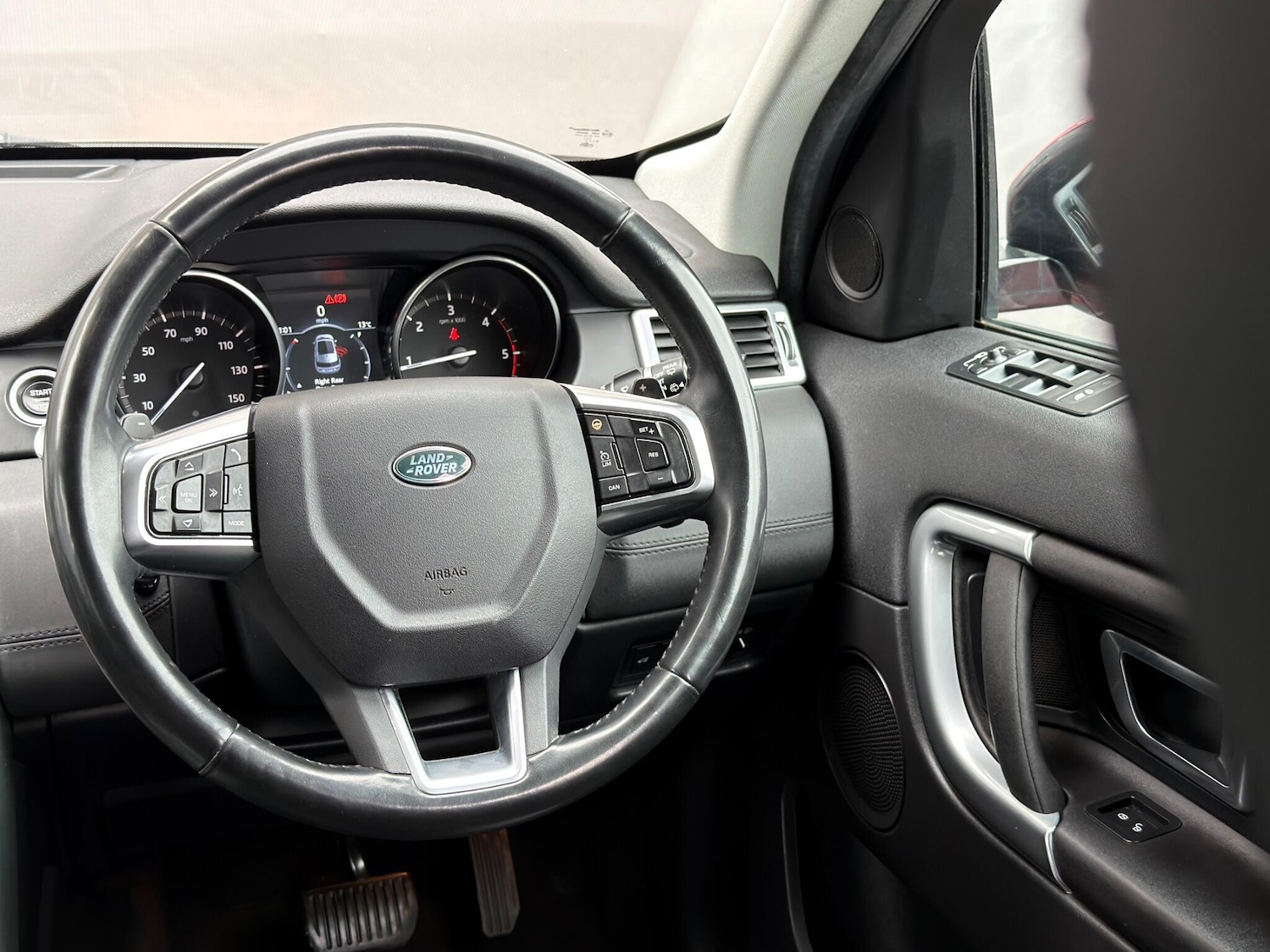 Used Land Rover Discovery Sport 2017 for sale - 78147872: Photo 14