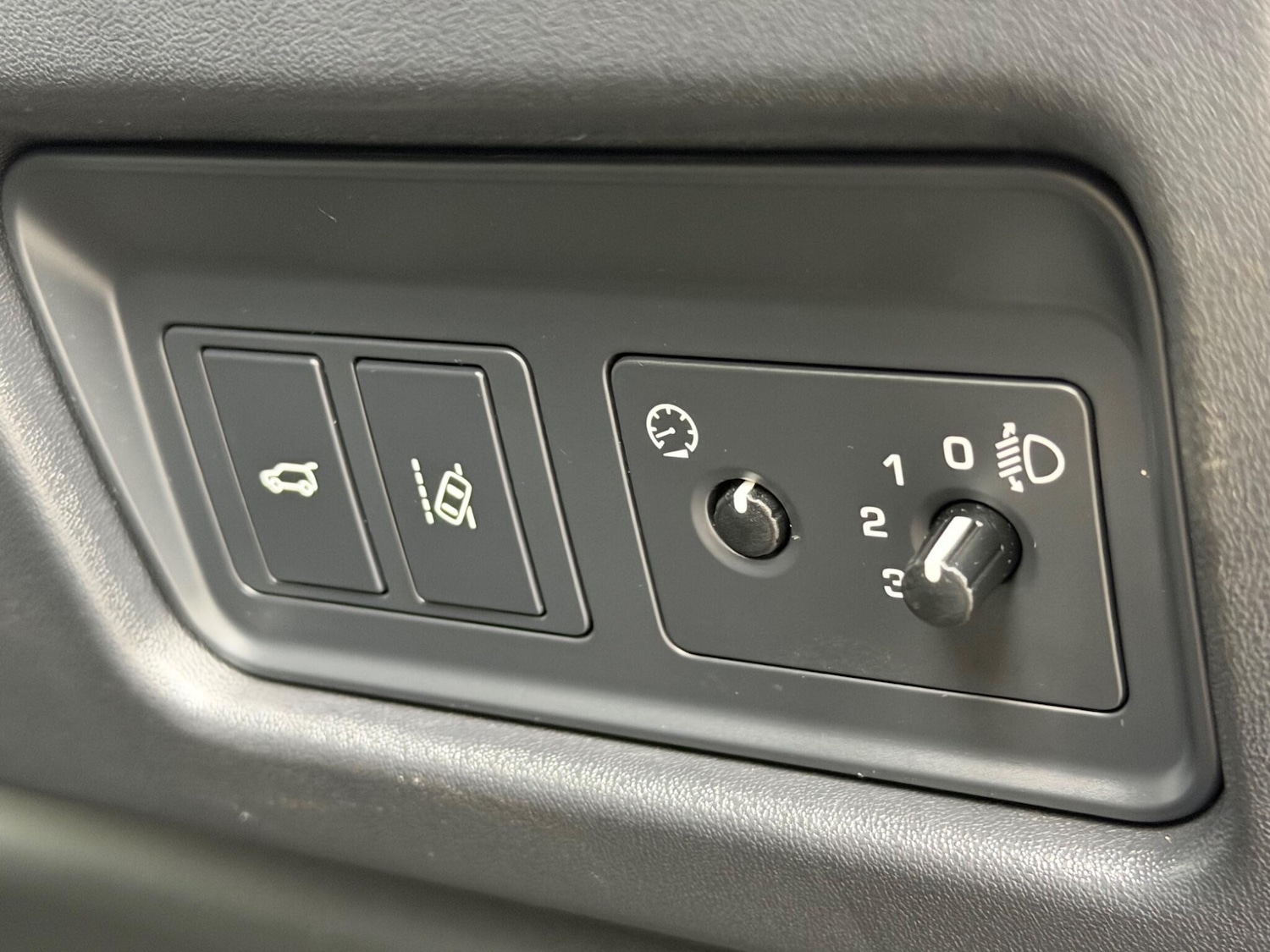 Used Land Rover Discovery Sport 2017 for sale - 78147872: Photo 32