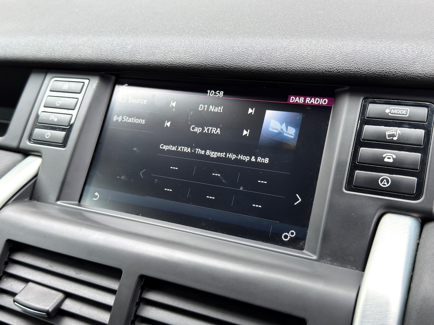 Used Land Rover Discovery Sport 2017 for sale - 78147872: Photo 45