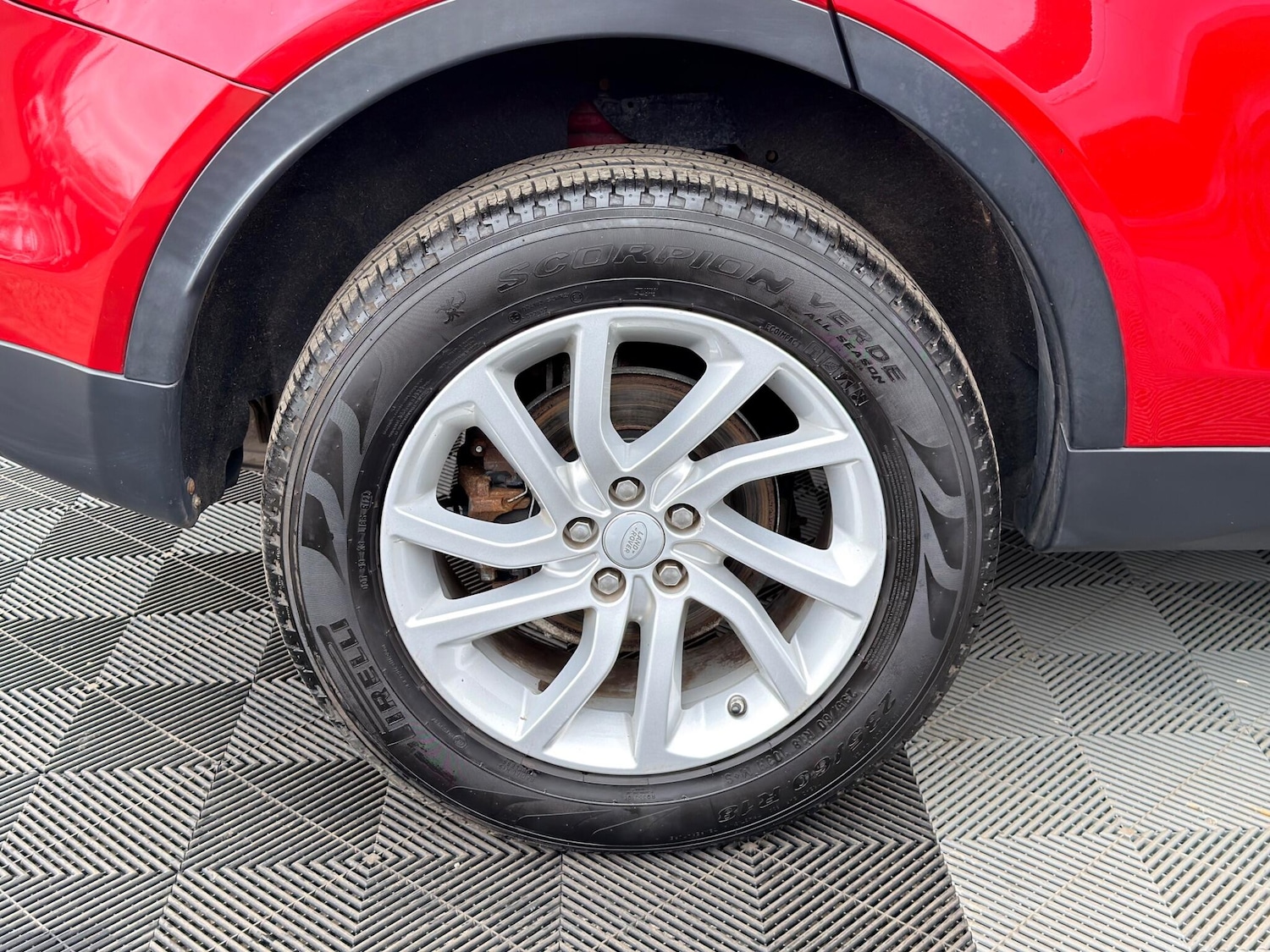 Used Land Rover Discovery Sport 2017 for sale - 78147872: Photo 8