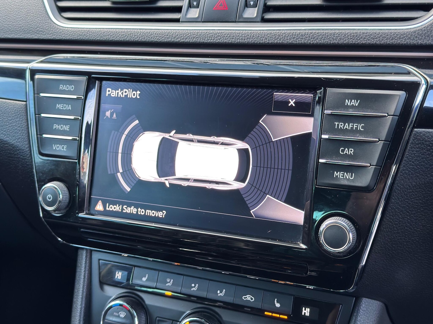 Used Skoda Superb 2017 for sale - 76849919: Photo 37