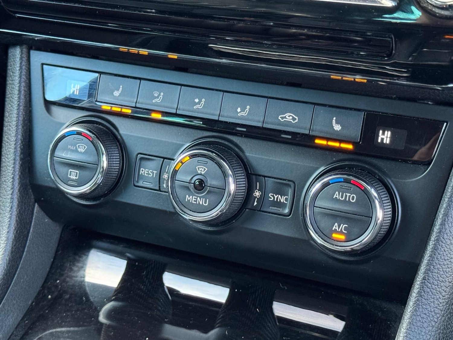 Used Skoda Superb 2017 for sale - 76849919: Photo 44