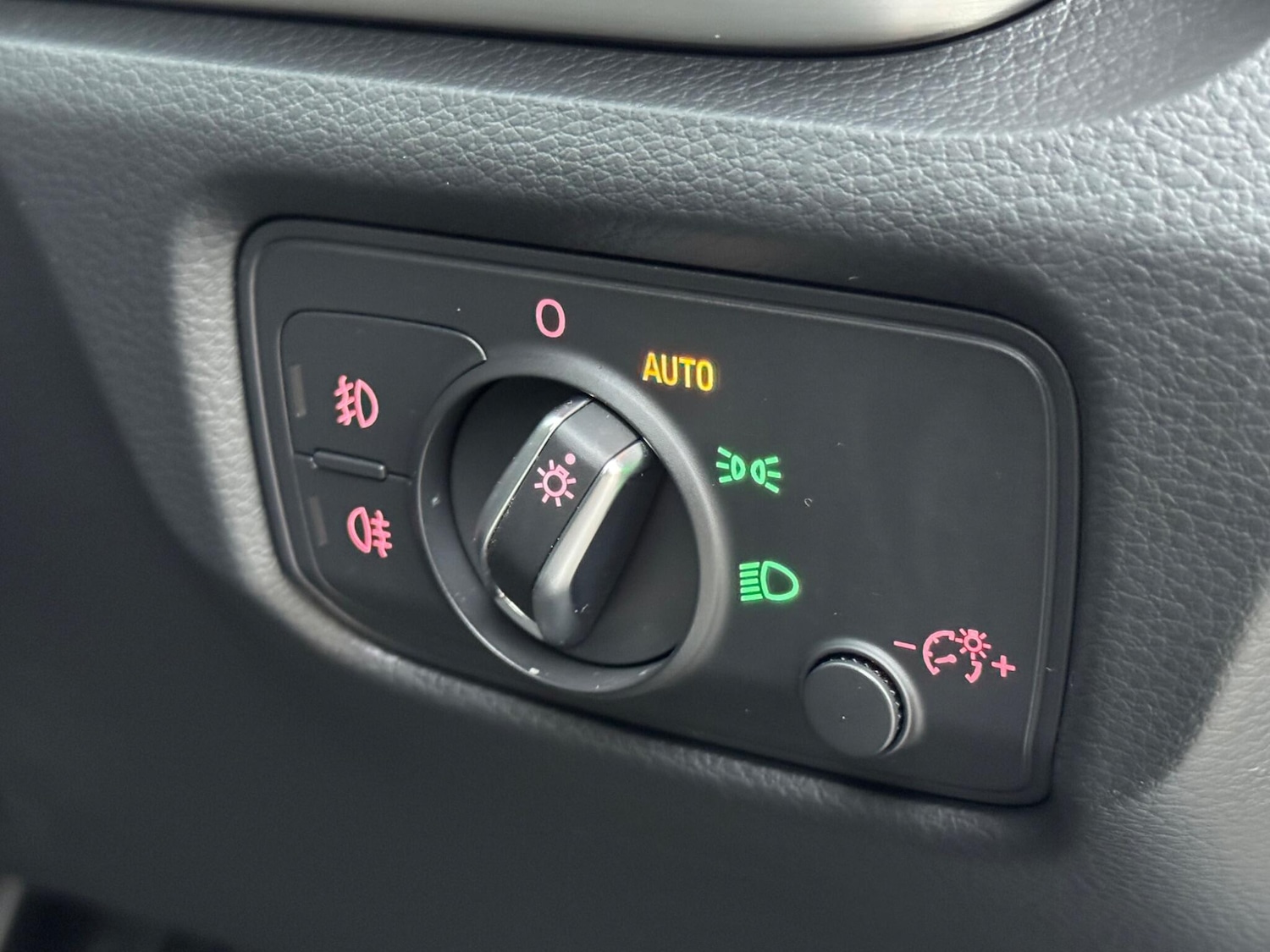 Used Audi A3 2015 for sale - 77084345: Photo 28