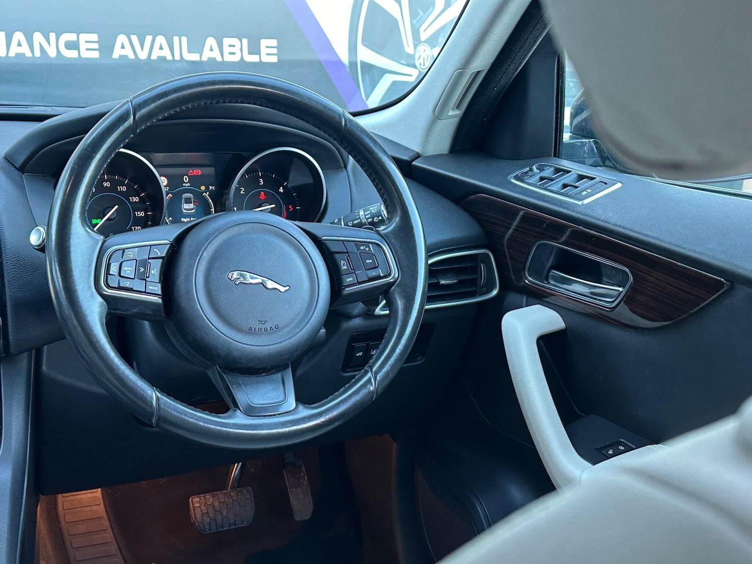 Used Jaguar F-Pace 2017 for sale - 76666732: Photo 10